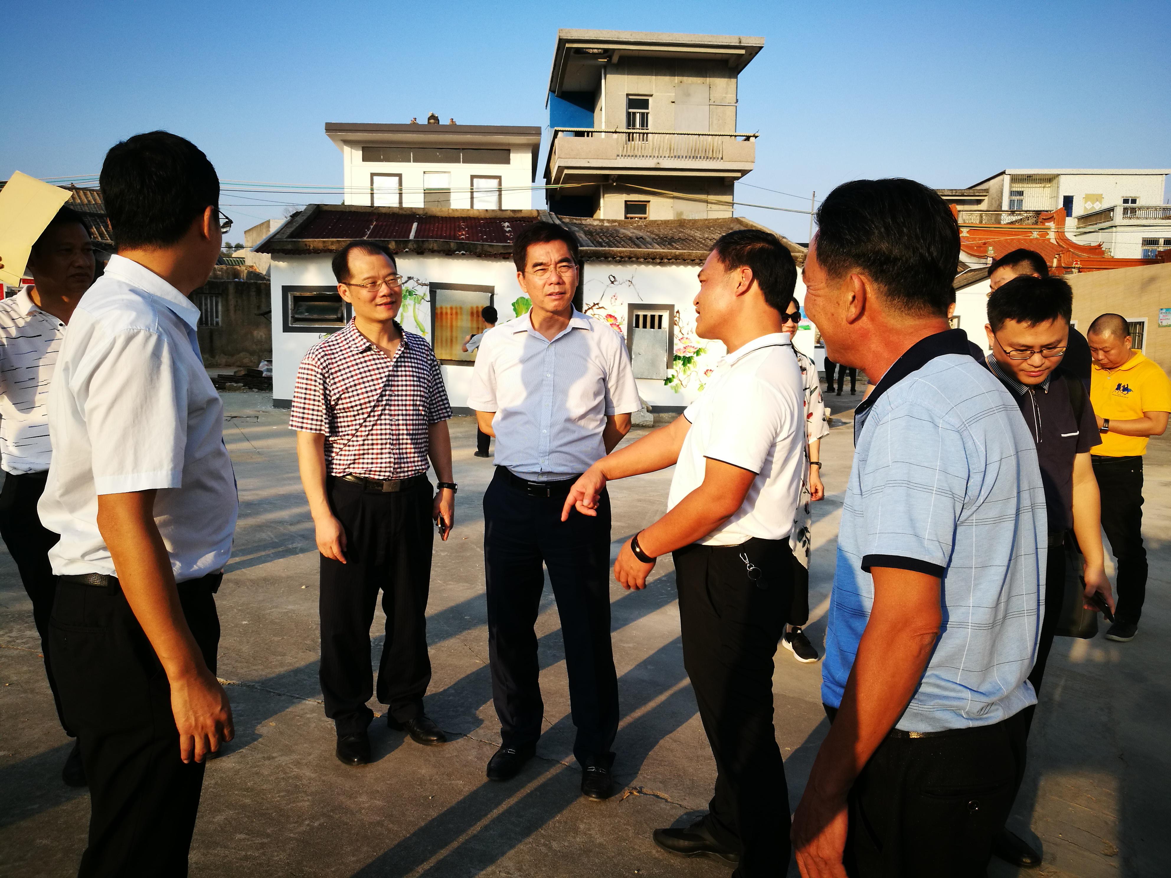 在汕尾市城区捷胜镇沙坑村进行实地调研