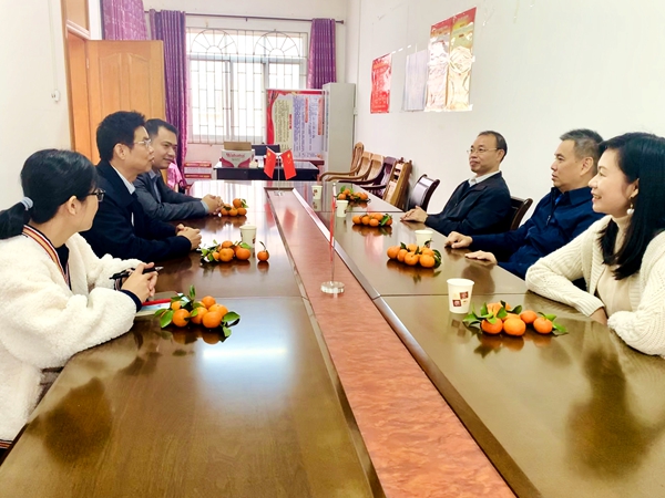 在隆安县农业农村局座谈_副本.jpg