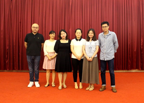 新加入致公党的同志合影留念_副本.jpg