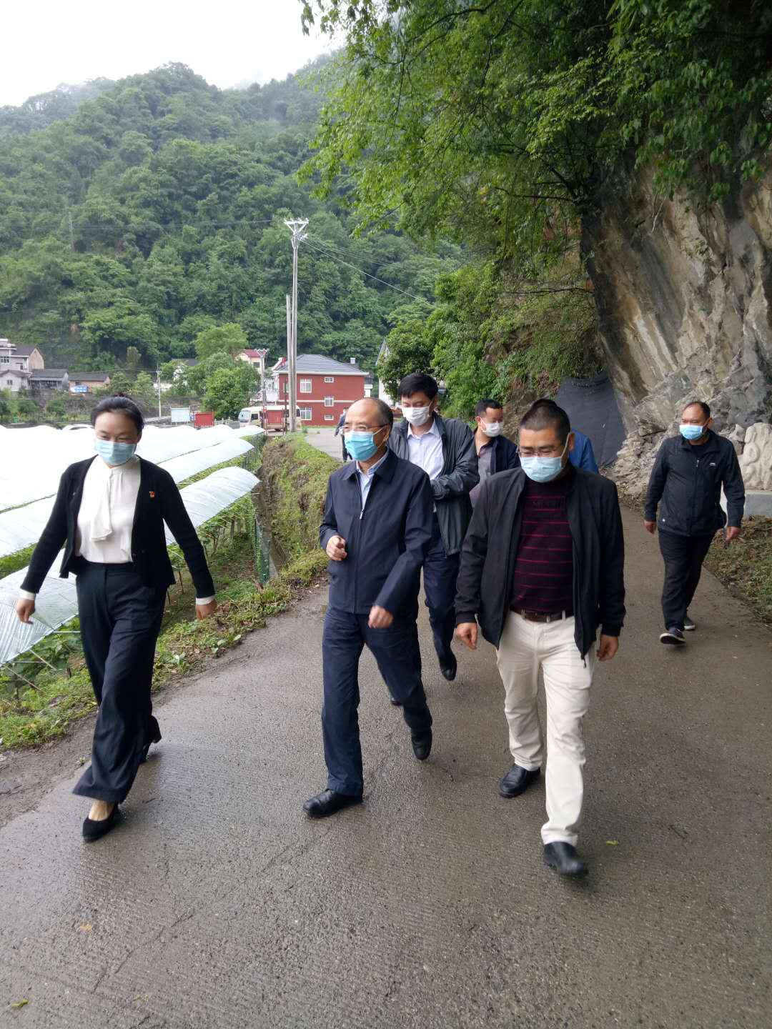 第三张 调研照片.jpg