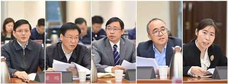 徐旭东参加党外人士座谈会1.jpg