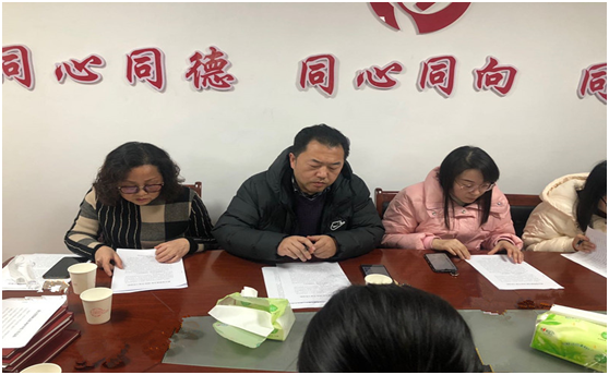 童永明做总结汇报.png