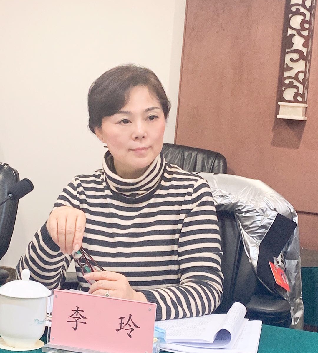 李玲.jpg