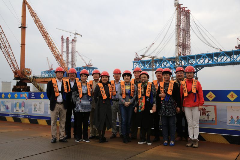1476842938964858.jpg 20161015南通综合一支部参观沪通铁路大桥建设项目1.jpg