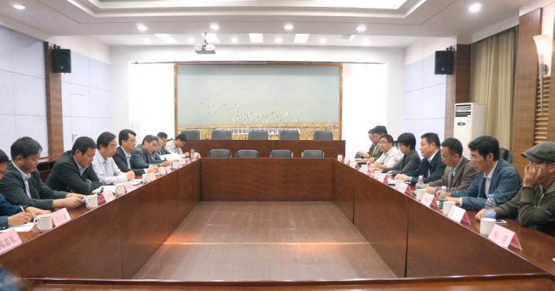 3 座谈会现场.jpg