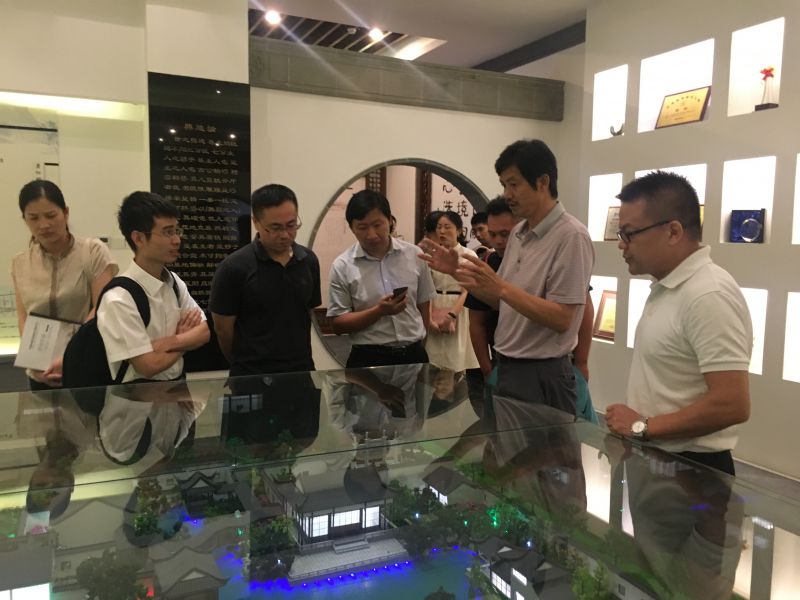 1535078267497447.jpg 1534926211838431_large.jpg