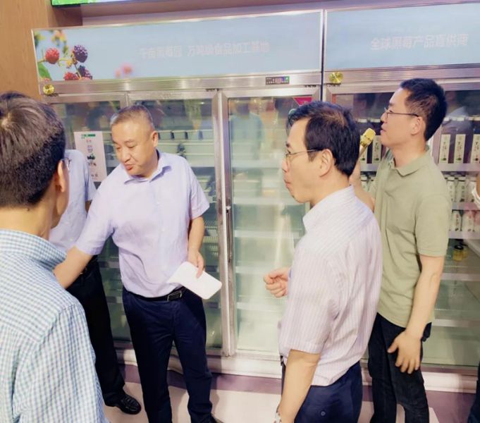 徐厚军介绍百汇园集团关于一二三产融合发展项目的情况_副本.jpg