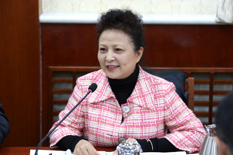 李羚主持座谈会座谈会上,国家文物局政策法规司巡视员何戍中,文化和